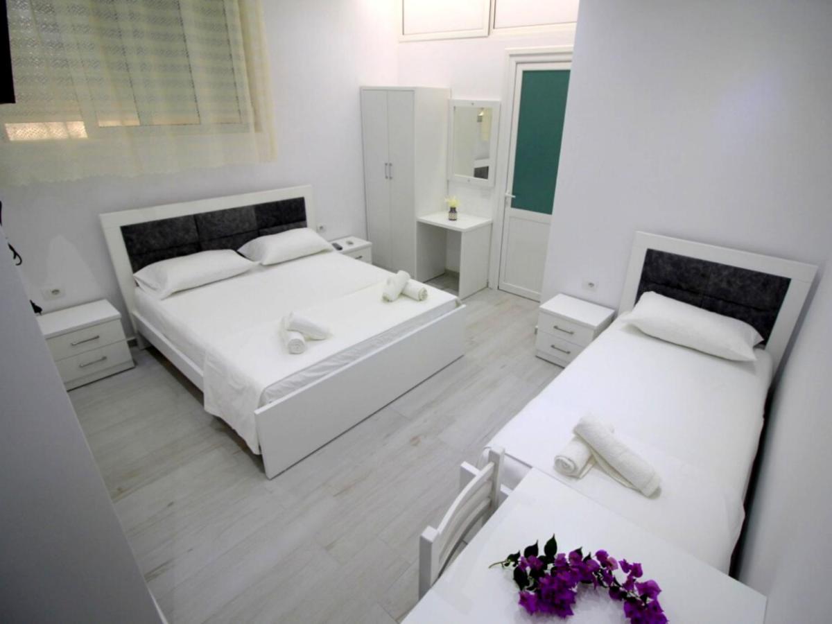 Gusto Di Casa Hotel Sarandë Exterior foto